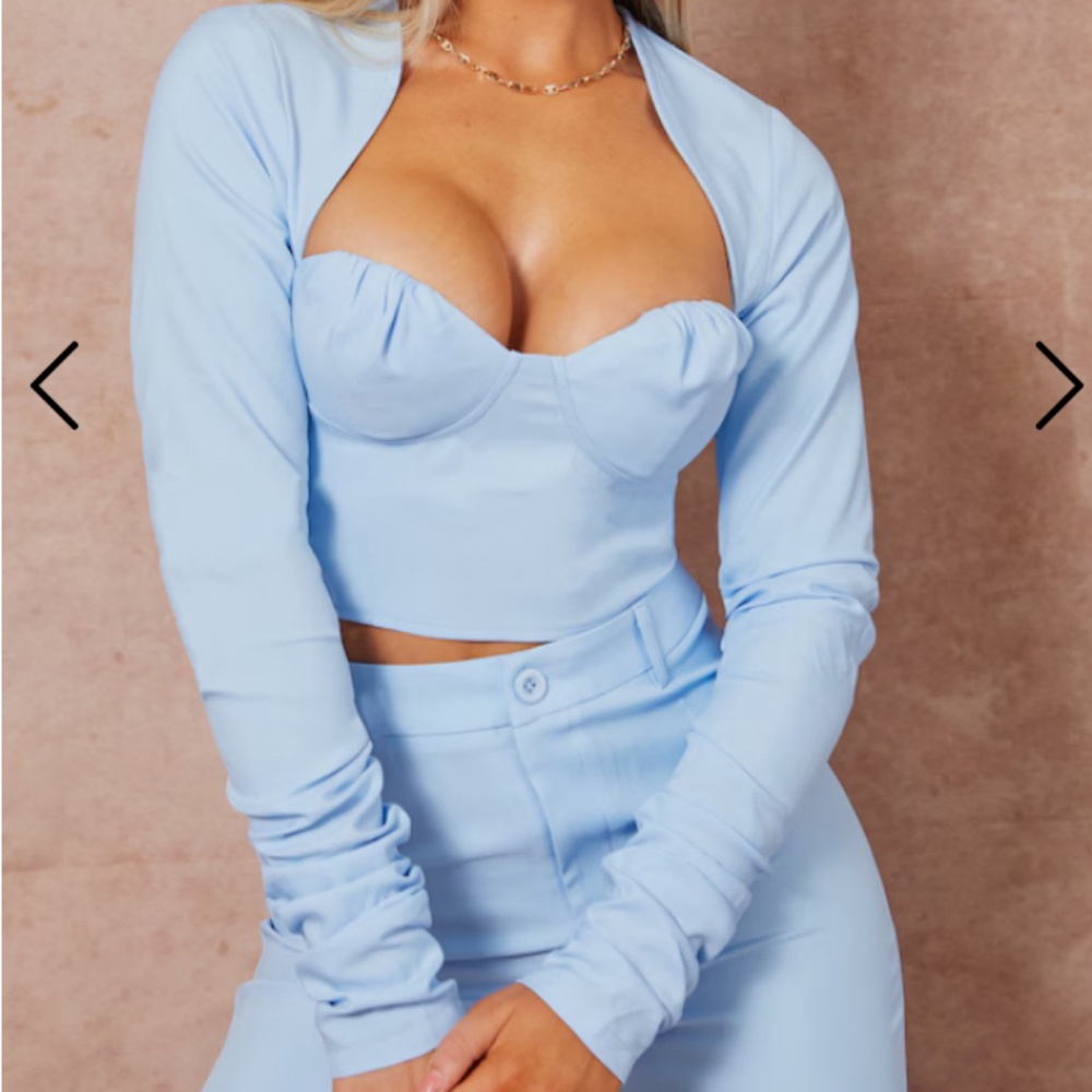 NWT Pretty Little Thing Baby Blue Woven Cup Detail Ruched Sleeve Crop Size 8